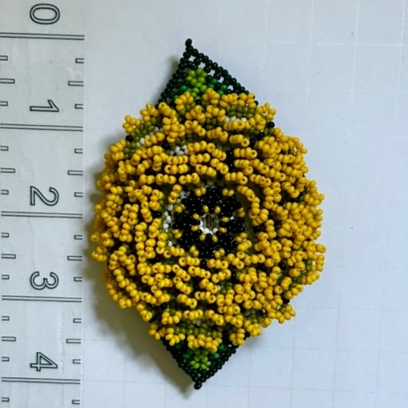 Large Wildflower Hair Statement Beaded Woven Clips (Smithsonian Museum Store) - Picture 9 of 9